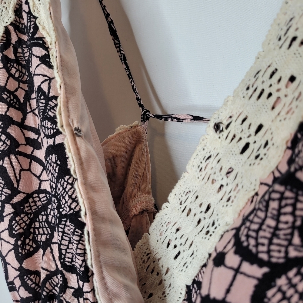 Win-Win Apparel Pink Floral Lace Knit Romper - Picture 9 of 12